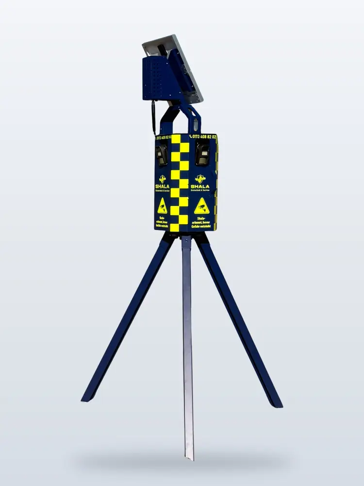 SENTRIX SCOUT PRO mit ausgefahrenem Mast und Stützen